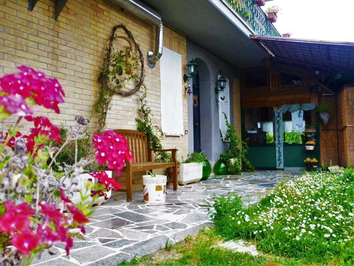 オッフィダ Agriturismo Il Gufoヴィラ エクステリア 写真