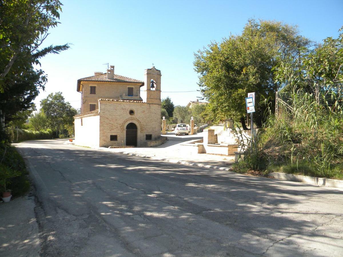 オッフィダ Agriturismo Il Gufoヴィラ エクステリア 写真
