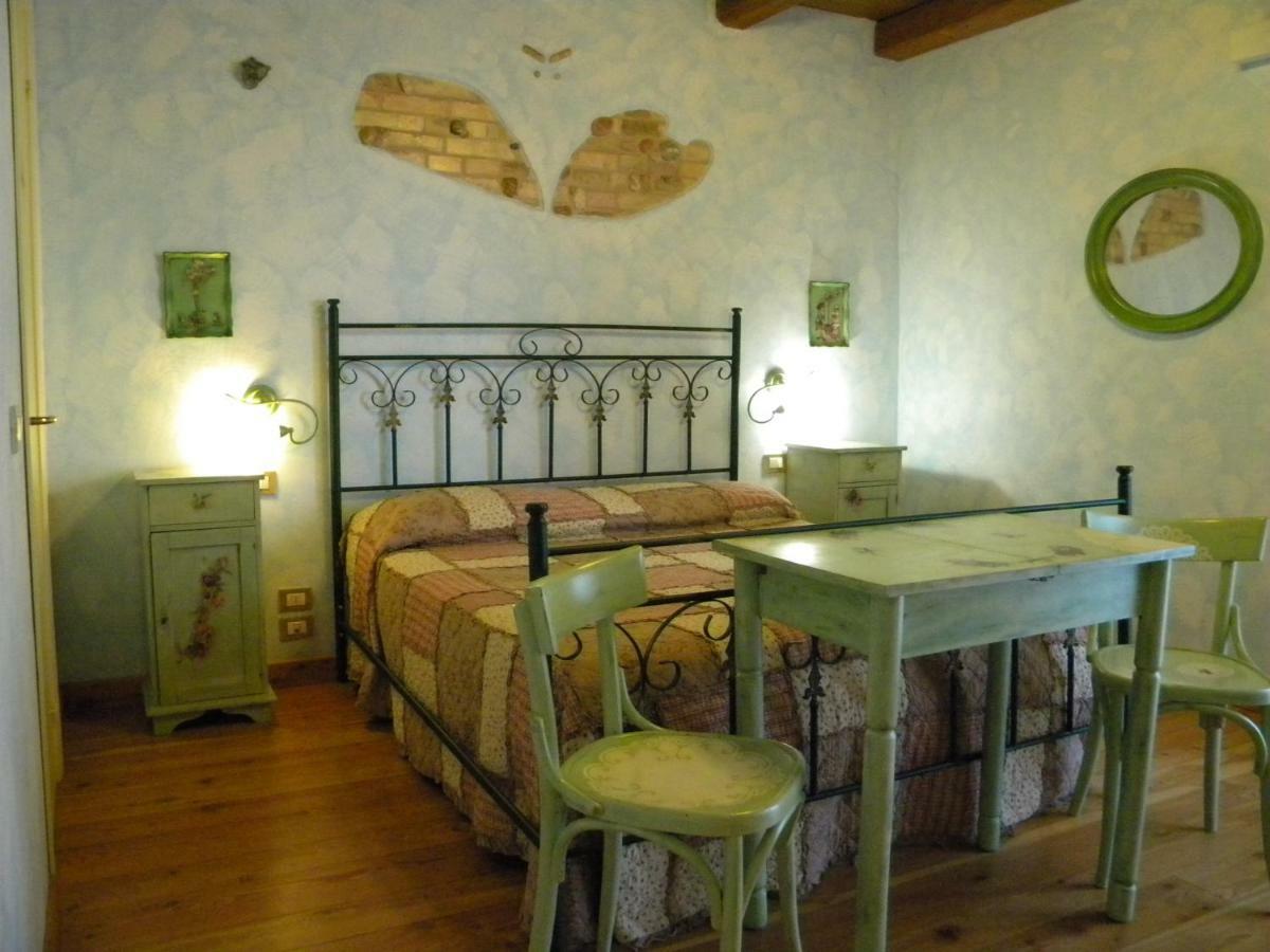 オッフィダ Agriturismo Il Gufoヴィラ エクステリア 写真
