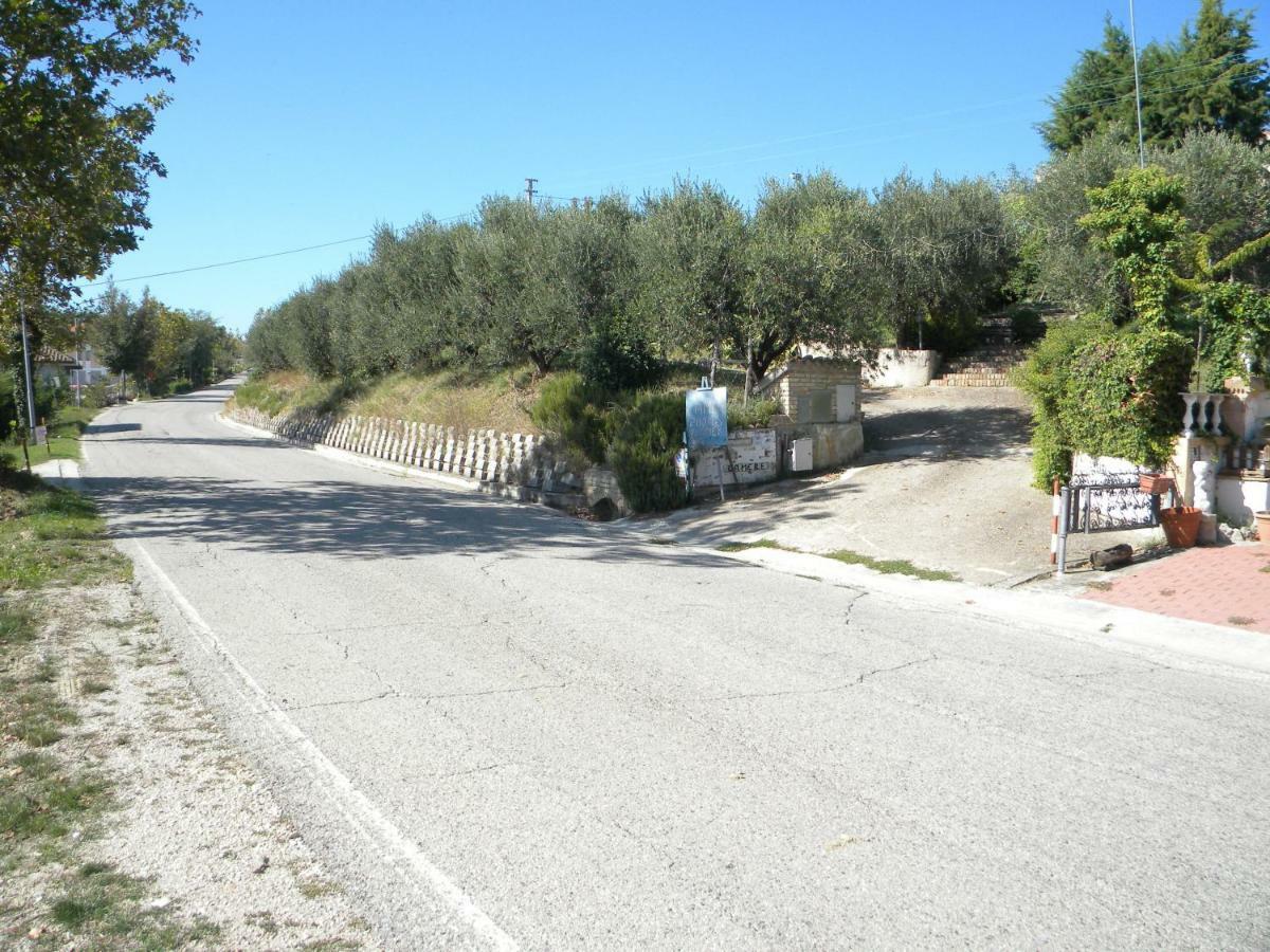 オッフィダ Agriturismo Il Gufoヴィラ エクステリア 写真