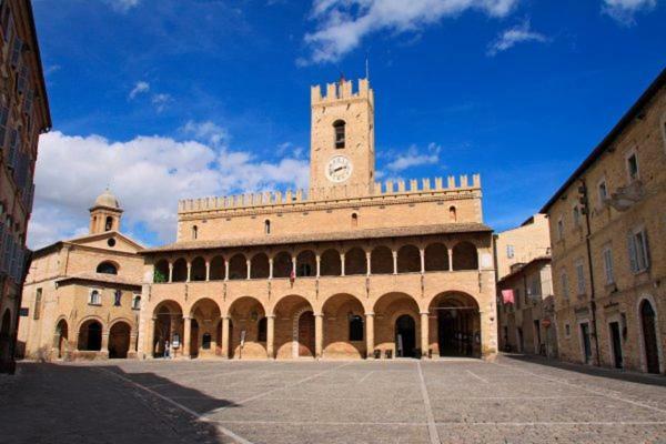 オッフィダ Agriturismo Il Gufoヴィラ エクステリア 写真
