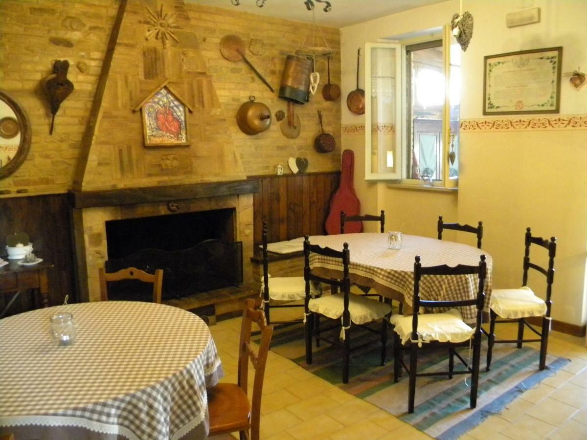 オッフィダ Agriturismo Il Gufoヴィラ エクステリア 写真